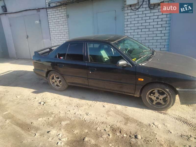 Седан Nissan Primera 1991 в Киеве