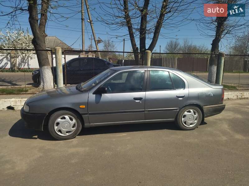 Хэтчбек Nissan Primera 1990 в Любашевке