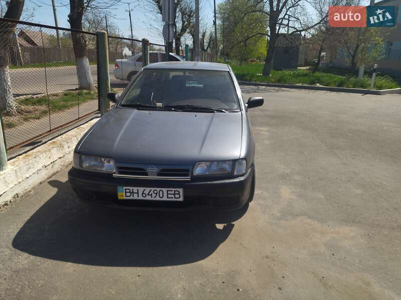 Хэтчбек Nissan Primera 1990 в Любашевке