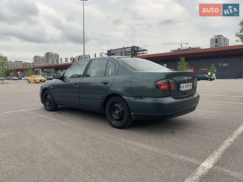 Седан Nissan Primera 2001 в Києві