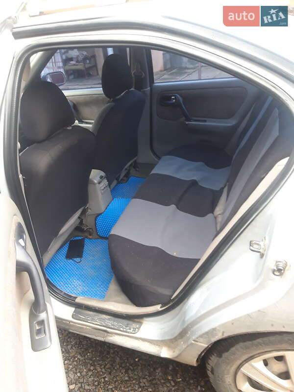 Седан Nissan Primera 2001 в Иршаве