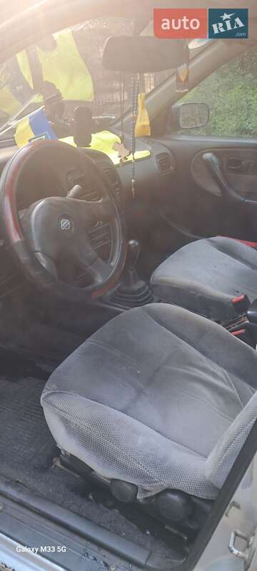 Хэтчбек Nissan Primera 1993 в Одессе