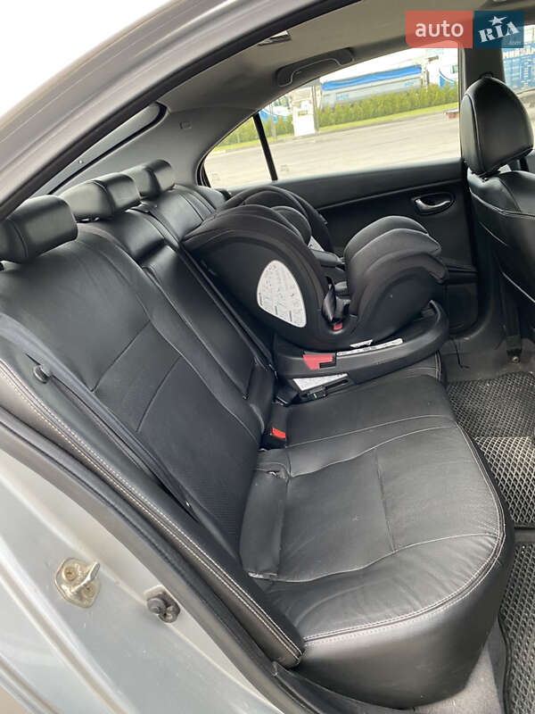 Лифтбек Nissan Primera 2003 в Виннице