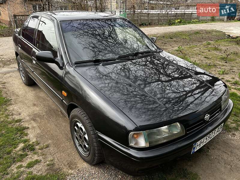 Седан Nissan Primera 1992 в Роздільній