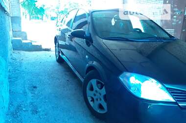 Седан Nissan Primera 2004 в Нововолынске
