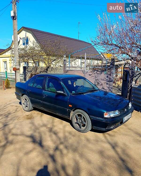 Седан Nissan Primera 1995 в Миколаєві