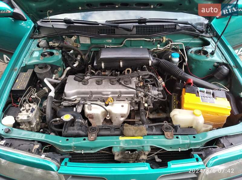 Седан Nissan Primera 1996 в Березівці