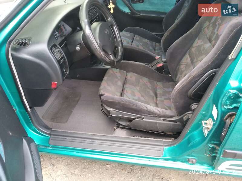 Седан Nissan Primera 1996 в Березівці