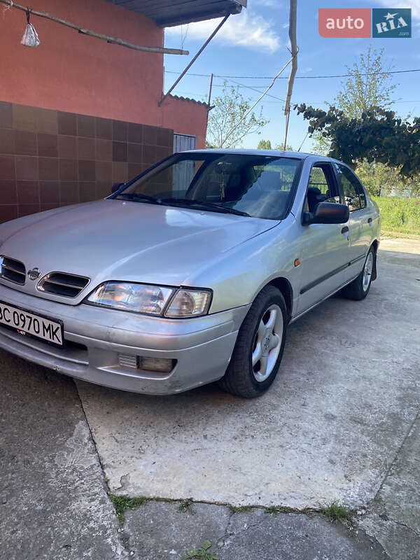 Седан Nissan Primera 1997 в Калуші