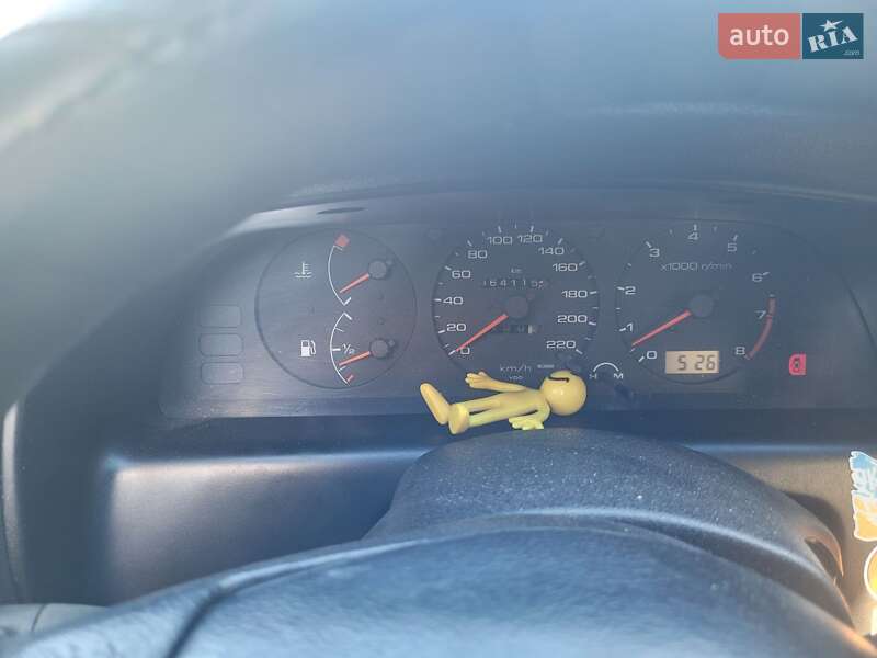Седан Nissan Primera 1995 в Киеве