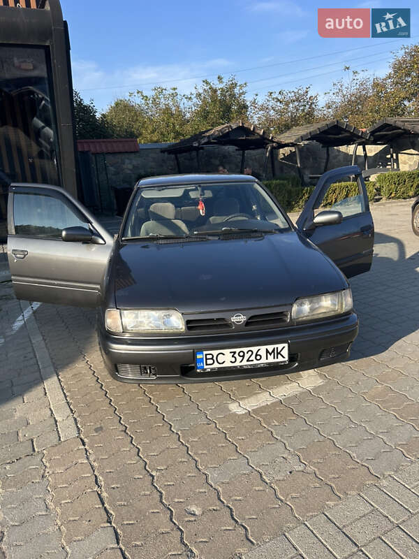 Хетчбек Nissan Primera 1994 в Стрию