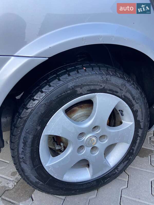 Седан Nissan Primera 2002 в Кицмани