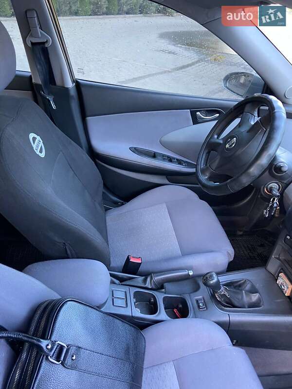 Седан Nissan Primera 2002 в Кицмани