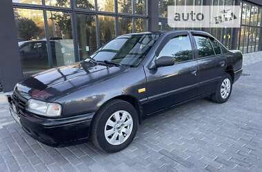 Седан Nissan Primera 1991 в Полтаве