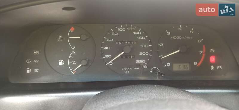 Седан Nissan Primera 1993 в Одесі