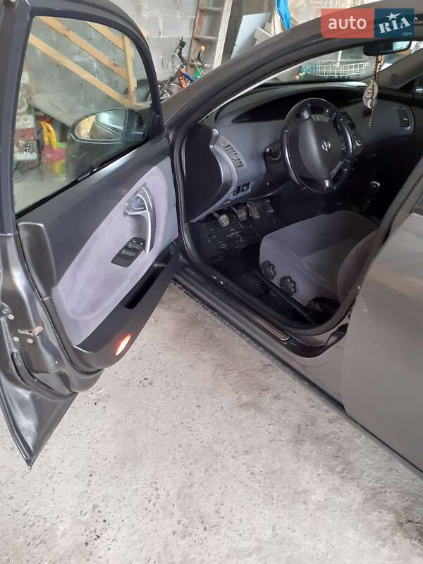 Седан Nissan Primera 2006 в Львове фото 3 Седан Nissan Primera 2006 в Львове