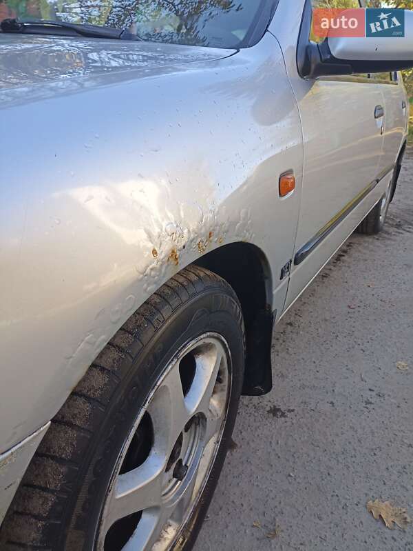 Лифтбек Nissan Primera 1998 в Львове