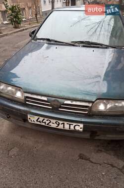 Седан Nissan Primera 1993 в Львове