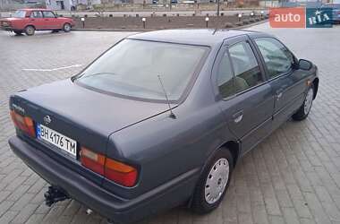 Седан Nissan Primera 1993 в Білгороді-Дністровському