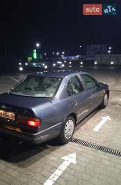 Седан Nissan Primera 1993 в Білгороді-Дністровському