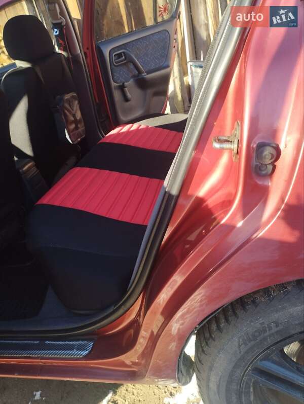 Седан Nissan Primera 1997 в Буске