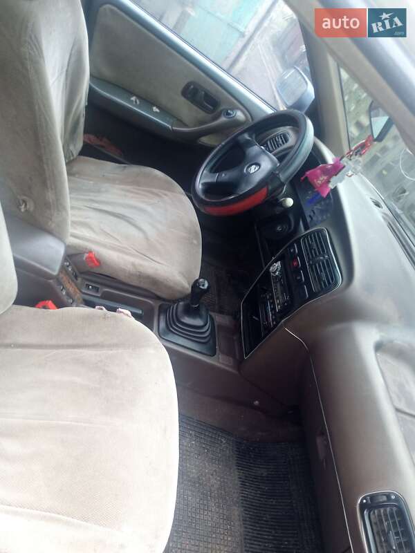 Седан Nissan Primera 1992 в Арцизові