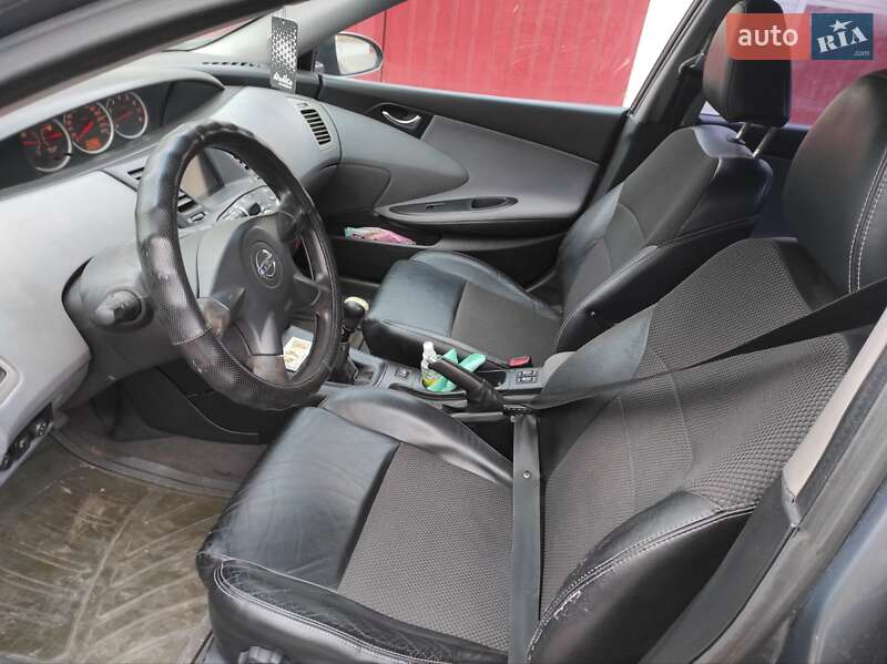 Седан Nissan Primera 2003 в Могилев-Подольске