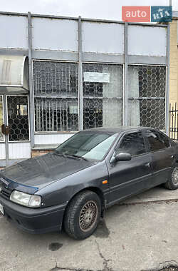 Седан Nissan Primera 1990 в Киеве