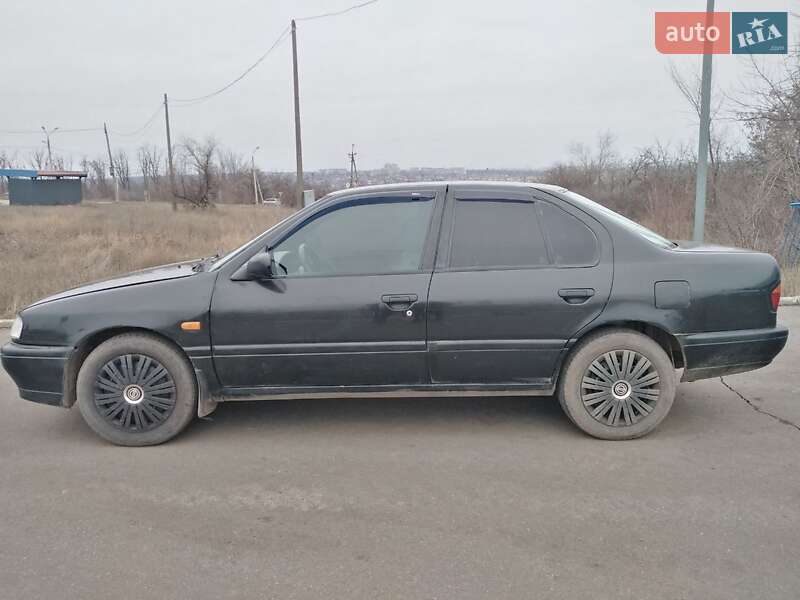 Седан Nissan Primera 1990 в Кривому Розі
