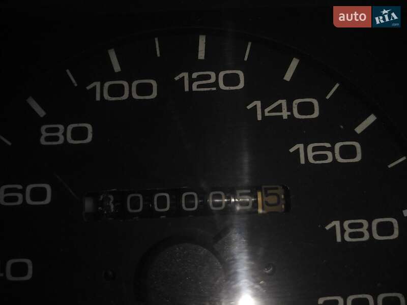 Седан Nissan Primera 1990 в Кривому Розі