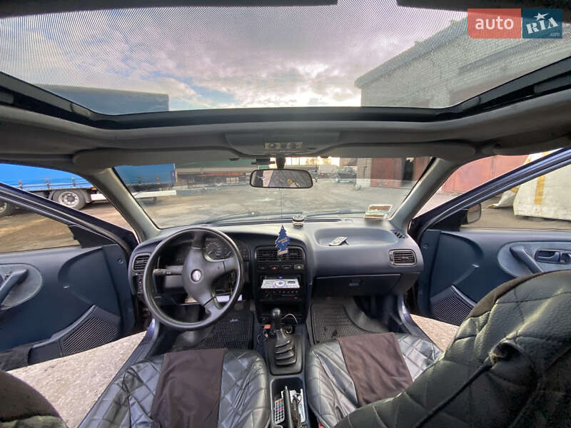 Седан Nissan Primera 1994 в Шептицькому