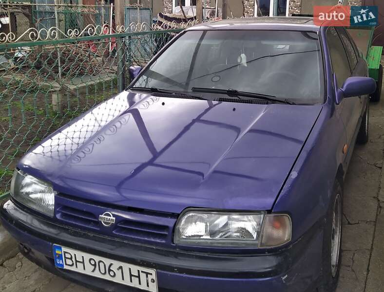 Седан Nissan Primera 1992 в Раздельной