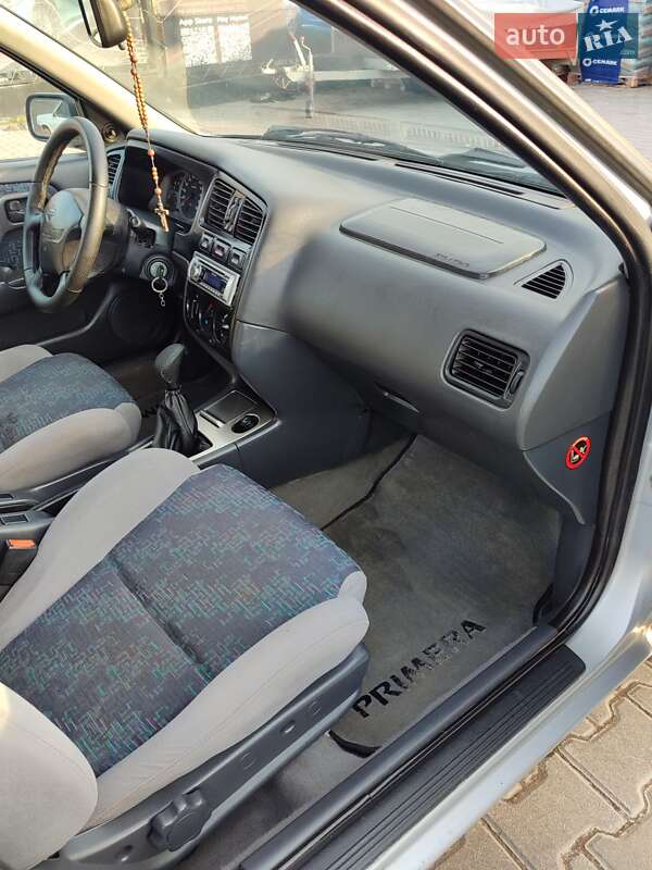 Седан Nissan Primera 1999 в Теребовле