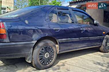 Хетчбек Nissan Primera 1992 в 
