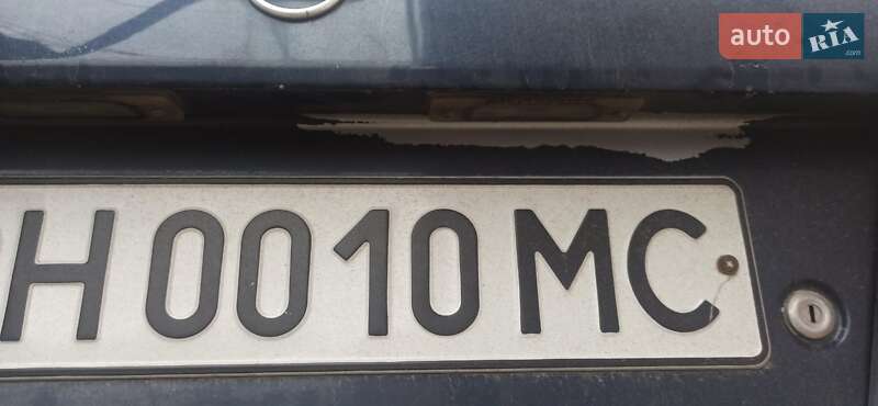 Седан Nissan Primera 1993 в Одесі