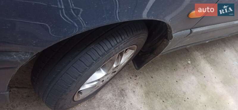 Седан Nissan Primera 1993 в Одесі