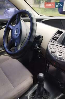 Ліфтбек Nissan Primera 2003 в 