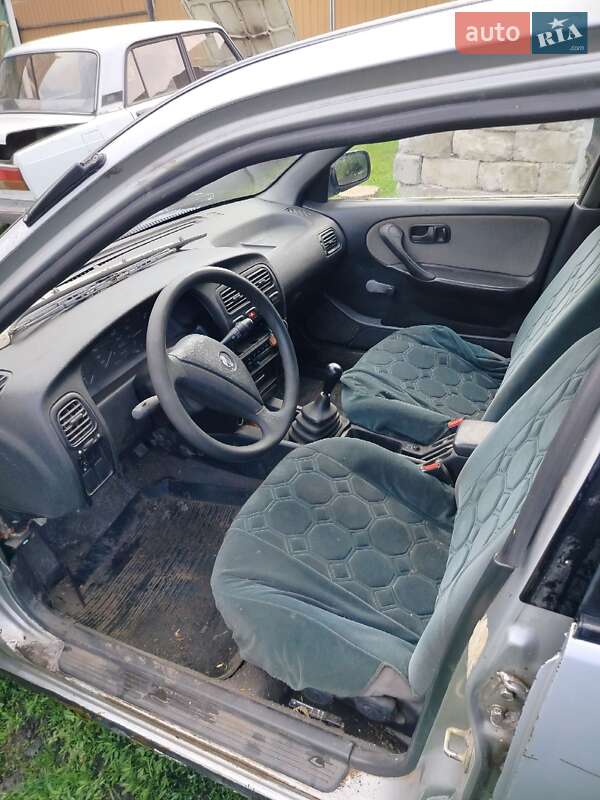 Универсал Nissan Primera 1992 в Гадяче фото 4 Универсал Nissan Primera 1992 в Гадяче