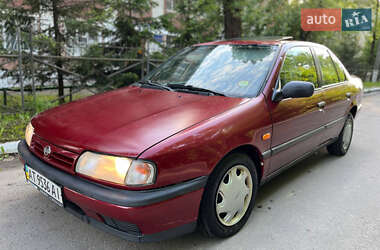 Седан Nissan Primera 1993 в Надворной