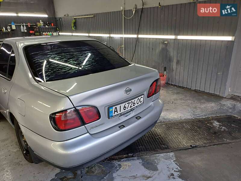 Седан Nissan Primera 2001 в Ирпене