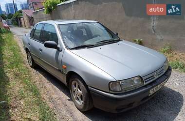 Седан Nissan Primera 1992 в Одесі