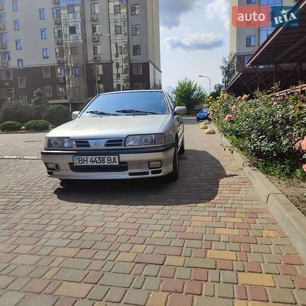 Лифтбек Nissan Primera 1995 в Одессе