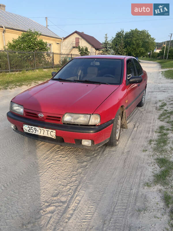 Седан Nissan Primera 1998 в Жовкве