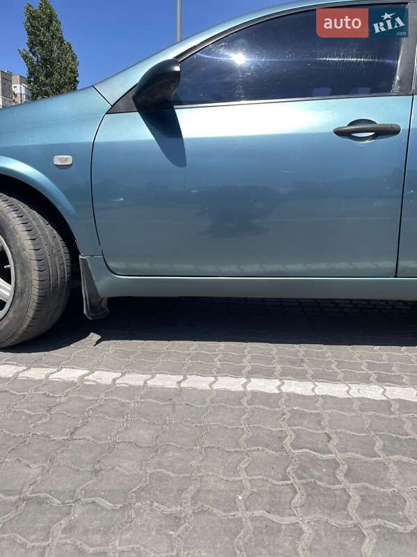 Седан Nissan Primera 2002 в Одесі