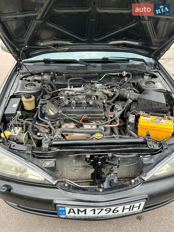 Седан Nissan Primera 2001 в Черняхове