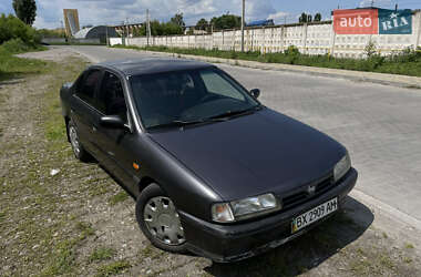 Седан Nissan Primera 1993 в Хмельницькому