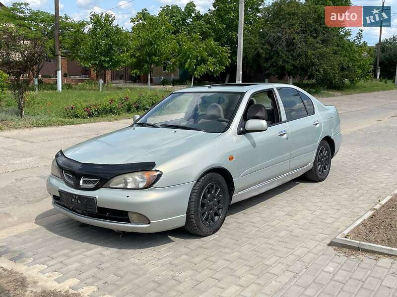 Седан Nissan Primera 2001 в Рені