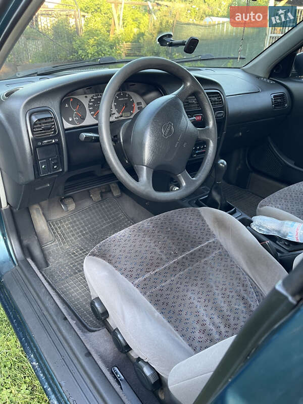 Седан Nissan Primera 1996 в Львове