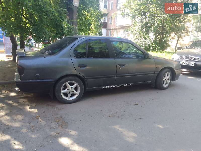 Седан Nissan Primera 1991 в Хмельницькому