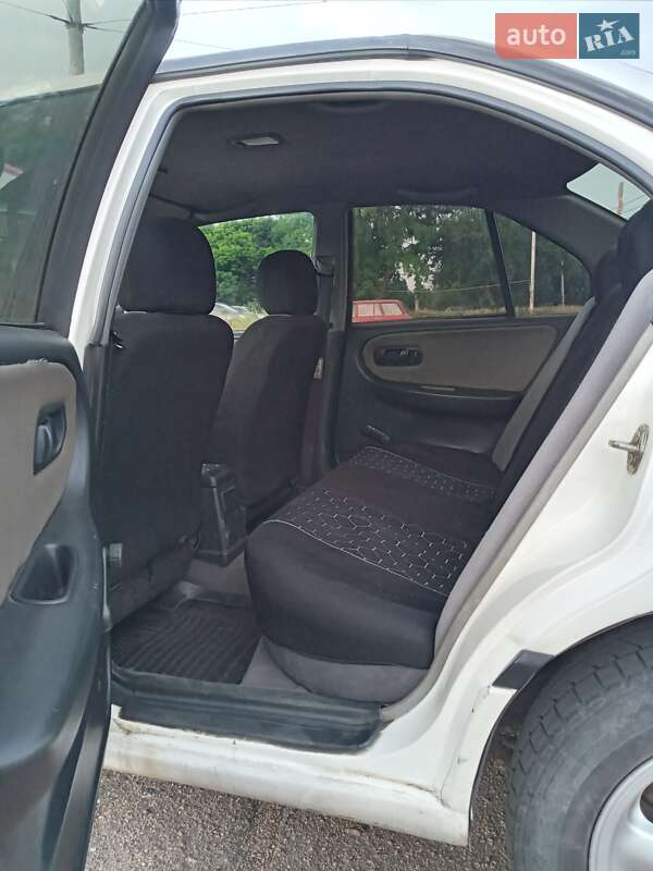 Седан Nissan Primera 1996 в Смілі